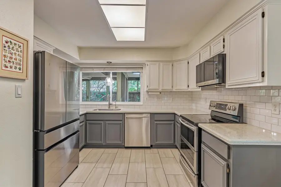 2 Rock Pine Court, The Woodlands, TX 77381 - #2