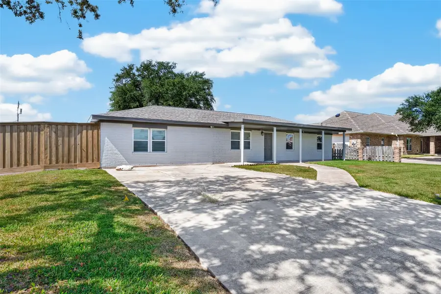 3601 17th Street N, Texas City, TX 77590 - #3