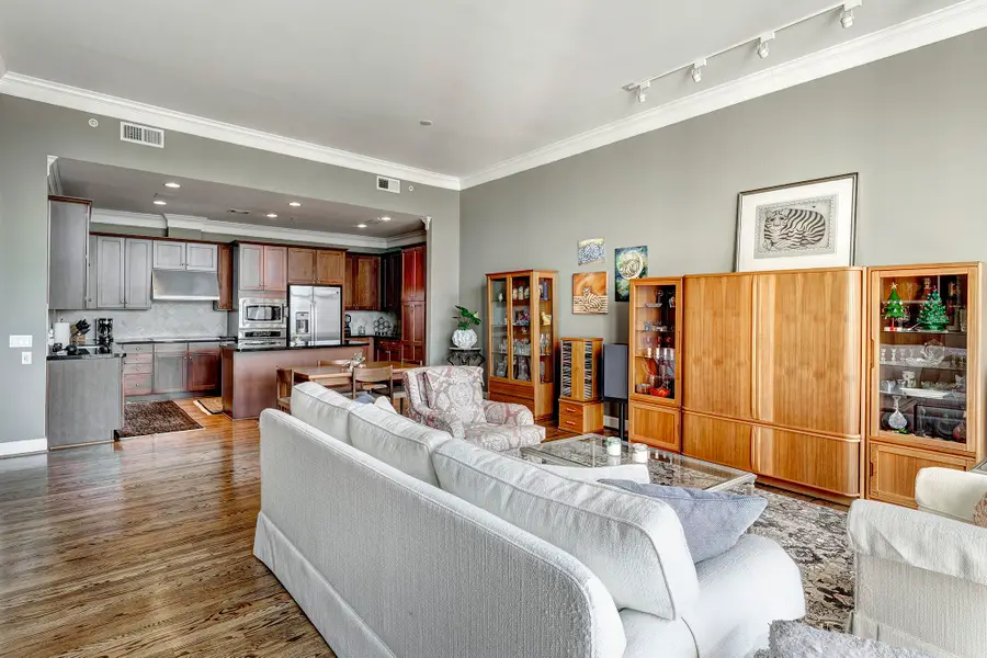 2211 Briarglen Drive #706, Houston, TX 77027 - Image #2