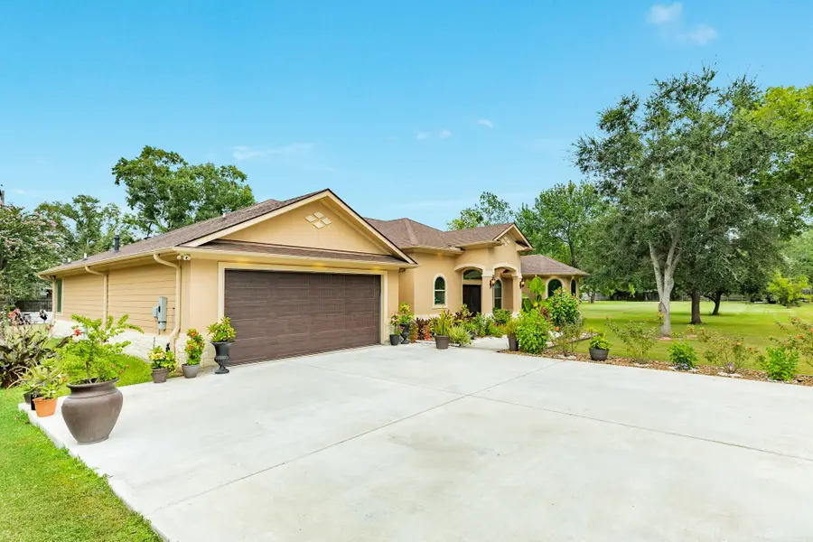 309 Hickman Ln, Angleton, TX 77515 - #3