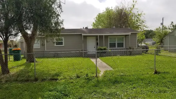 721 Eleanor Street, La Marque, TX 77568