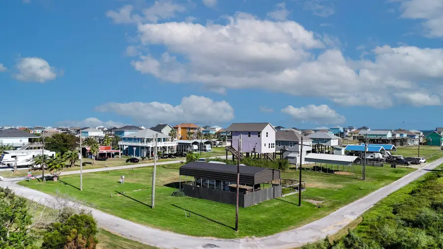 913 O Neil Road, Crystal Beach, TX 77650 - Image #3