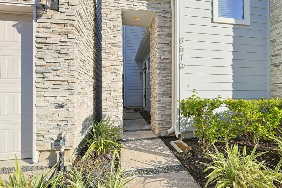8810 Hollister Pine Court, Houston, TX 77080 - Image #2