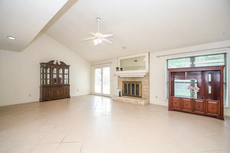 4902 Rainwater Drive, Pasadena, TX 77505 - #2