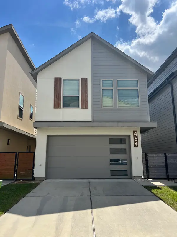 454 S Centro Circle, Shenandoah, TX 77385