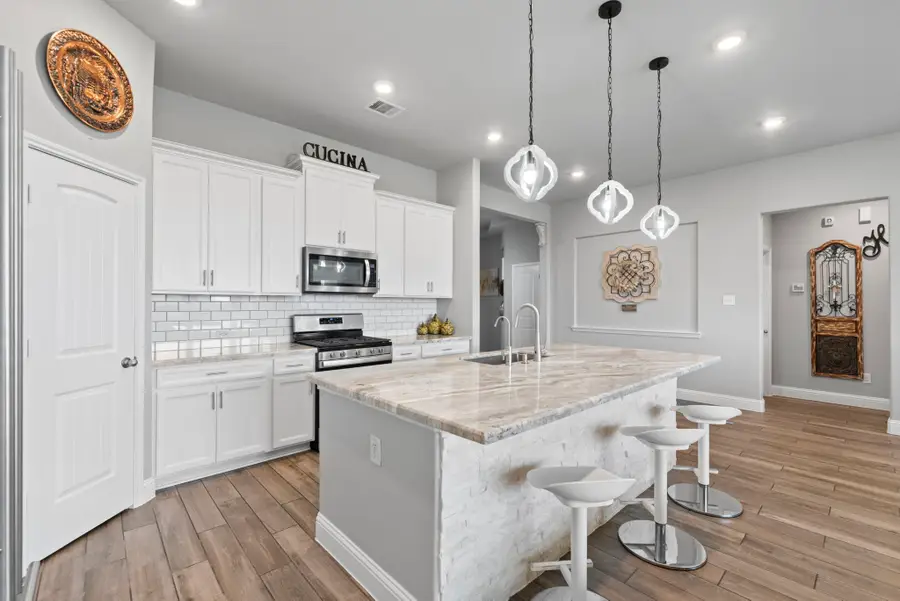 419 Barrios Bay Lane, La Porte, TX 77571 - Image #2