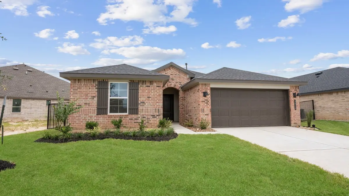 13 Robin Court, Angleton, TX 77515 - Image #1