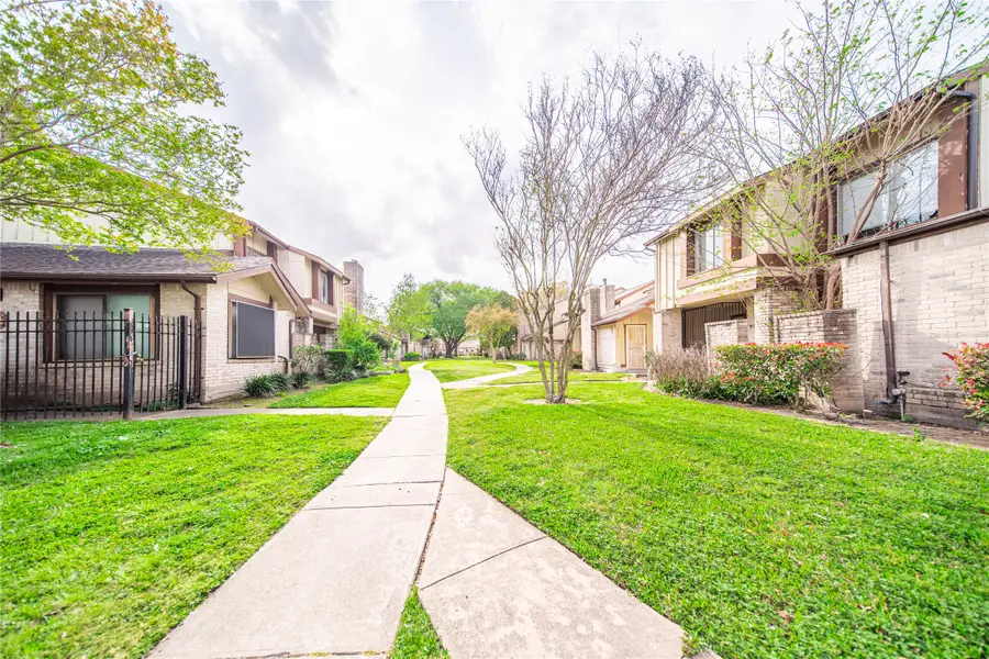 8532 Dairy View Lane, Houston, TX 77072 - Image #3