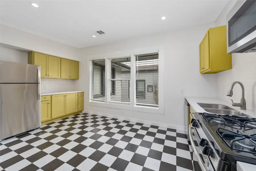 215 Hyde Park Boulevard #12, Houston, TX 77006 - #2