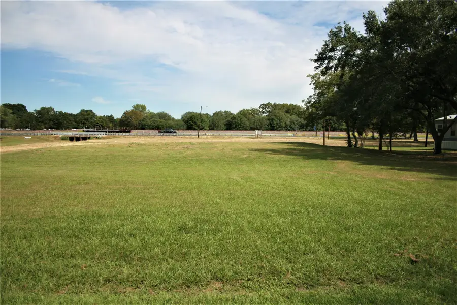 5815 Commerce Street, Wallis, TX 77485 - #2