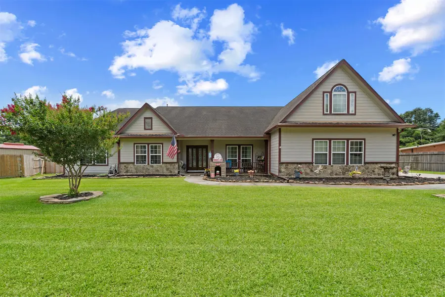 210 Southwood Circle, Baytown, TX 77520 - #2