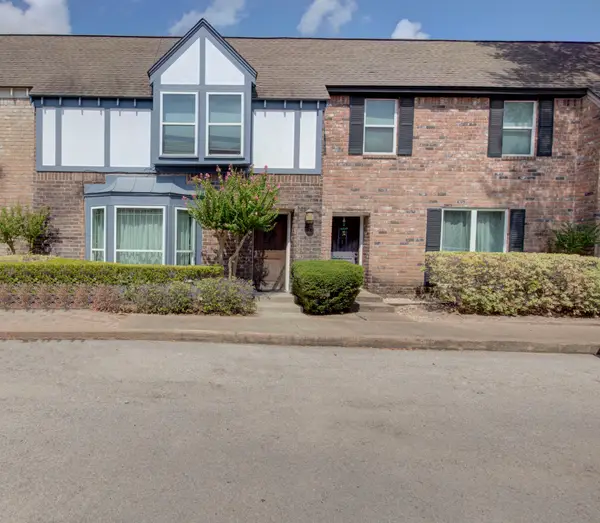 840 Threadneedle Street E #208, Houston, TX 77079