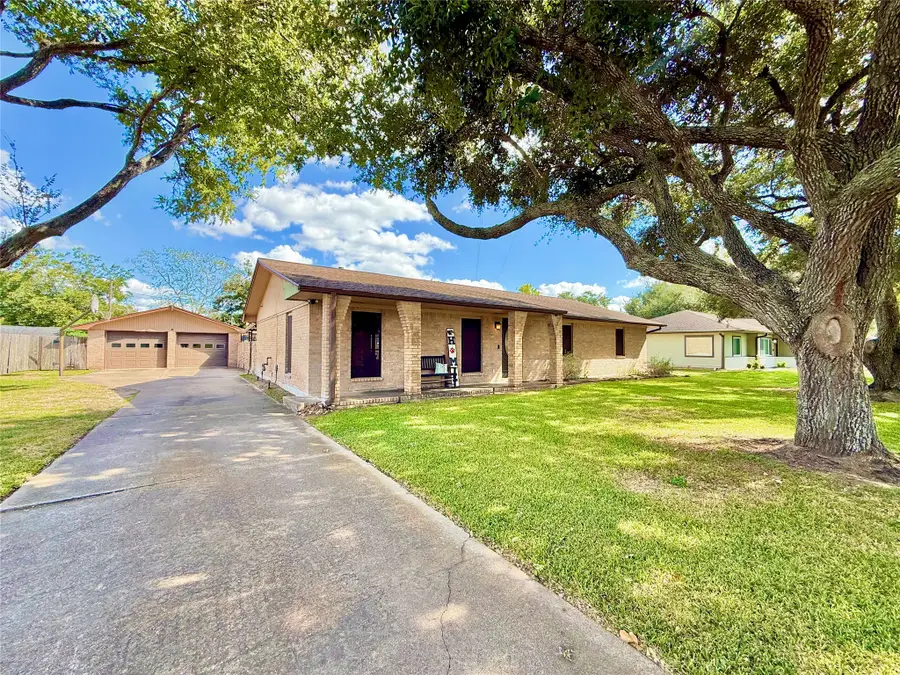 1804 Michael Street, El Campo, TX 77437 - #2