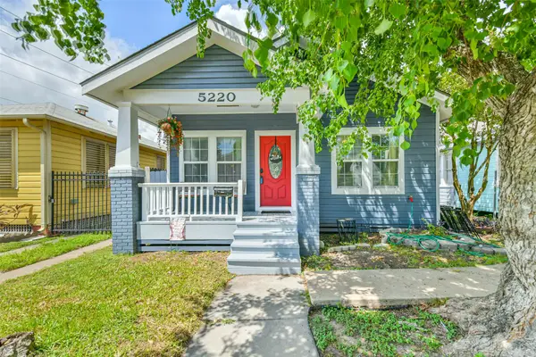 5220 Avenue P 1/2, Galveston, TX 77551