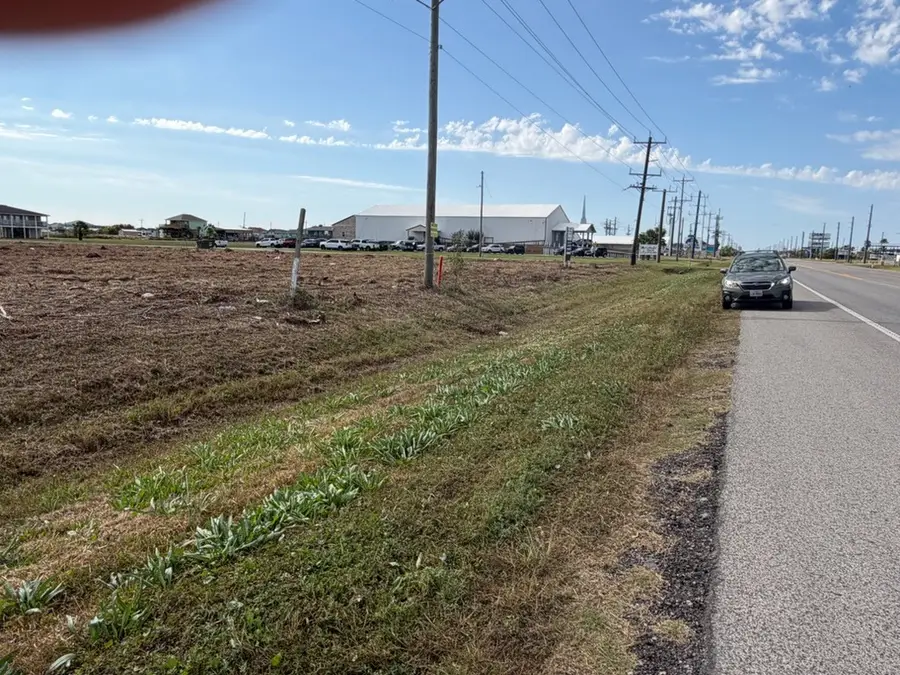 1236 Highway 87, Crystal Beach, TX 77650 - Image #3