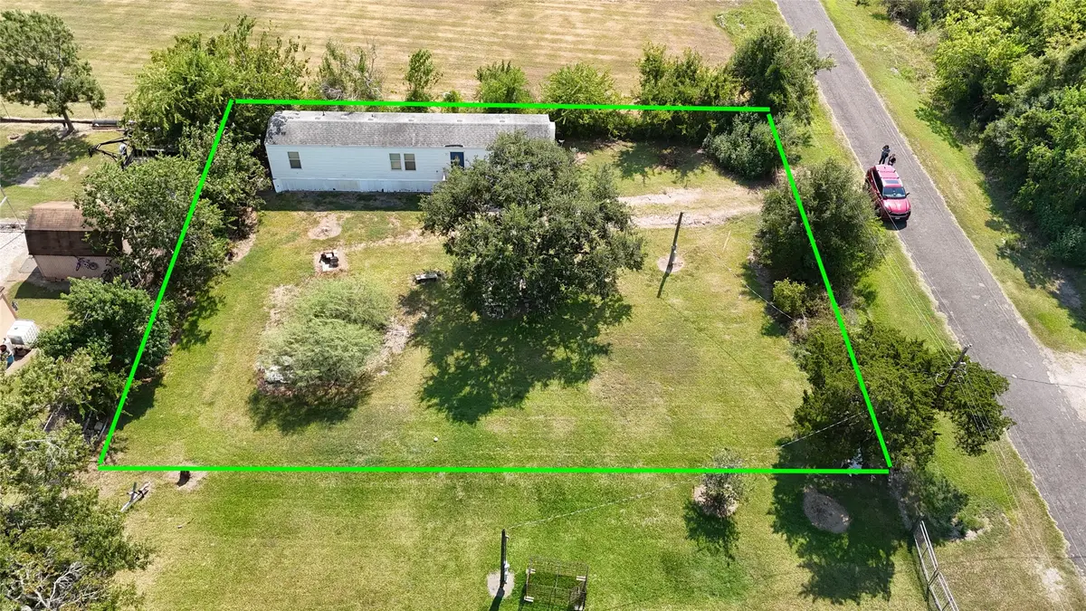 108 Meredino Drive, Anahuac, TX 77514 - Image #1