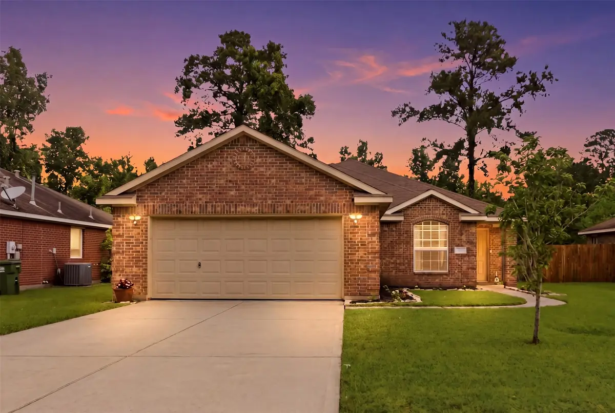 516 Lovers Lane, Dayton, TX 77535 - #1