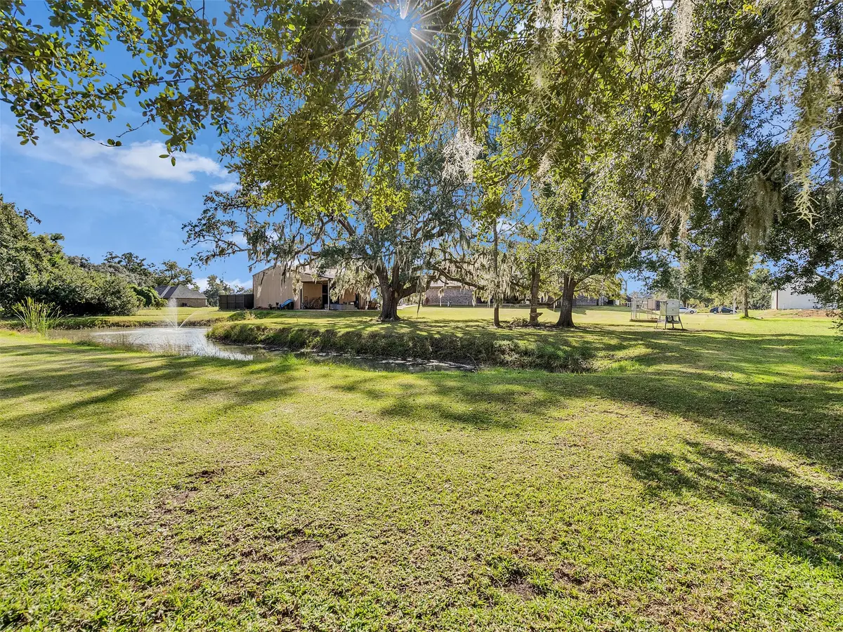 155 Horse Shoe Trail, Angleton, TX 77515 - #1