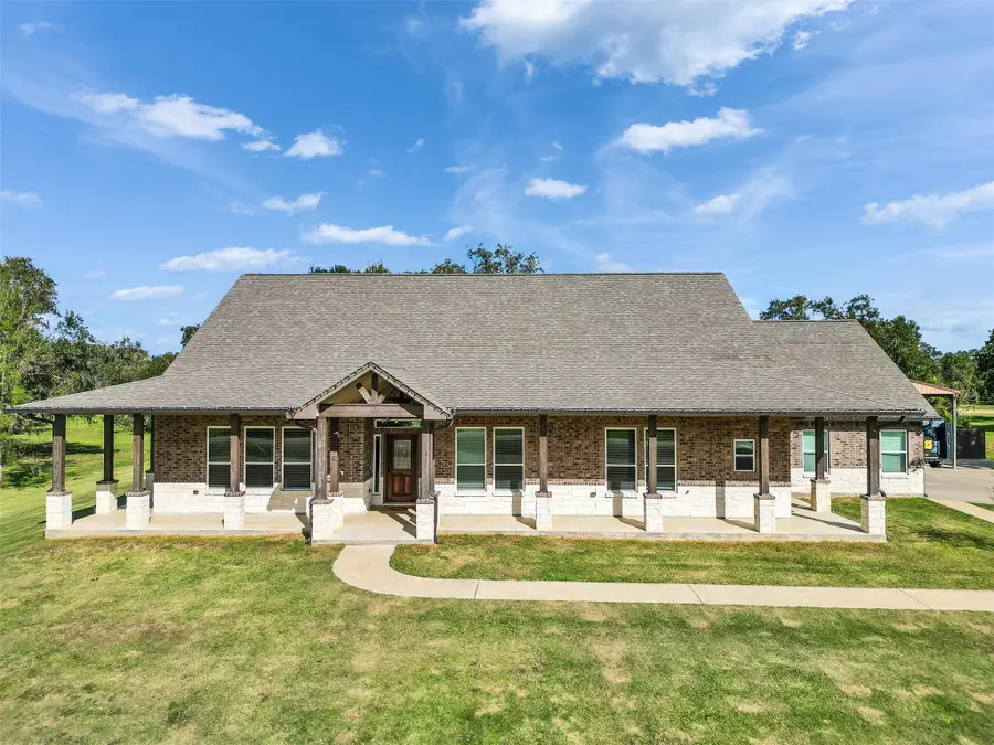 155 Horse Shoe Trail, Angleton, TX 77515 - #2