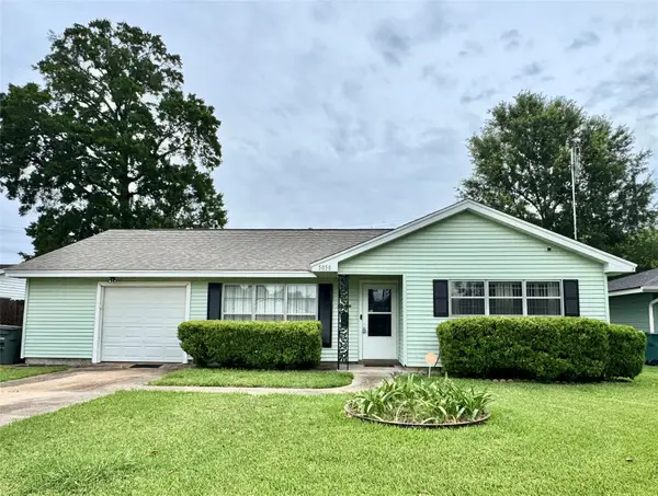5050 Swallow Drive, Beaumont, TX 77707