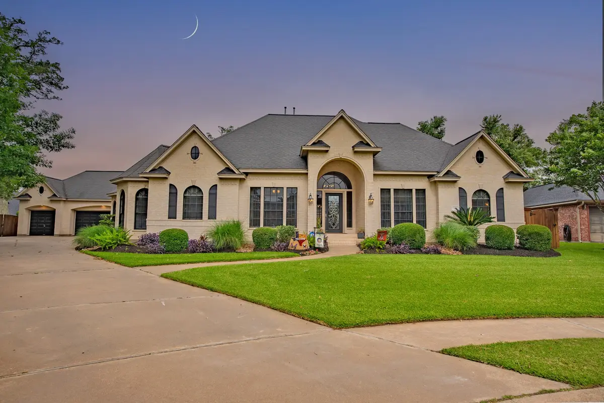 56 English Oak Court, Lake Jackson, TX 77566 - #1
