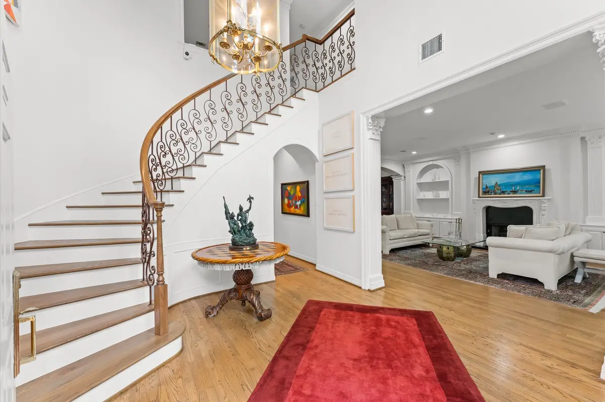 2222 Nantucket Drive #B, Houston, TX 77057 - #1