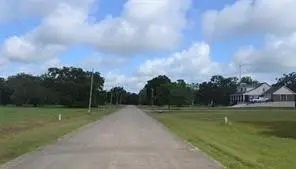 401 Rancho Chico Trail, Angleton, TX 77515 - Image #3