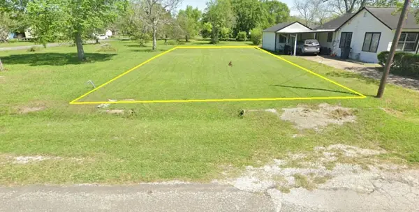 2805 Sims Avenue, Bay City, TX 77414