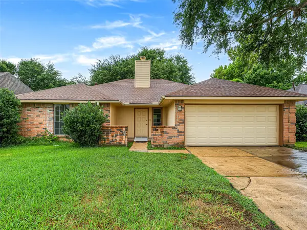 15818 Castorglen Drive, Webster, TX 77598