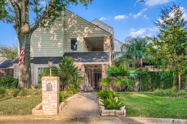 707 Queensmill Court, Houston, TX 77079