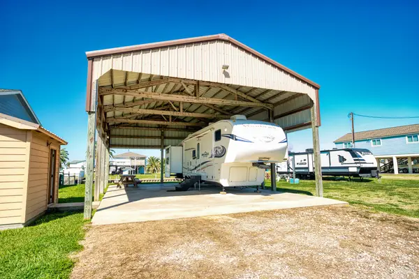 996 County Road 204, Sargent, TX 77414