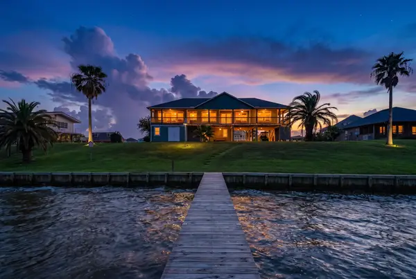 1440 W Bayshore Drive, Palacios, TX 77465