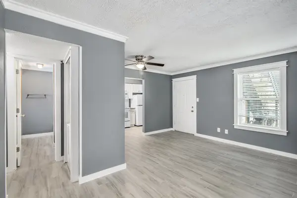 107 E Willowick Avenue #4, Friendswood, TX 77546