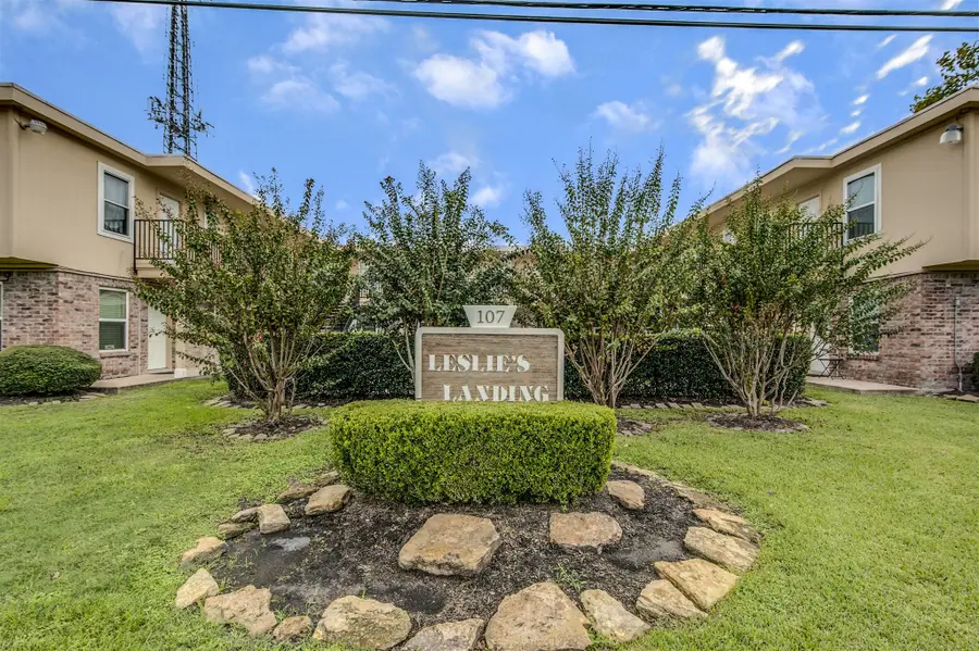 107 E Willowick Avenue #4, Friendswood, TX 77546 - #2