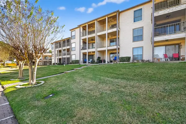 209 Lakeview Terrace #D, Conroe, TX 77356