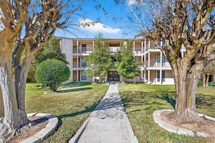 209 Lakeview Terrace #D, Montgomery, TX 77356 - Image #2