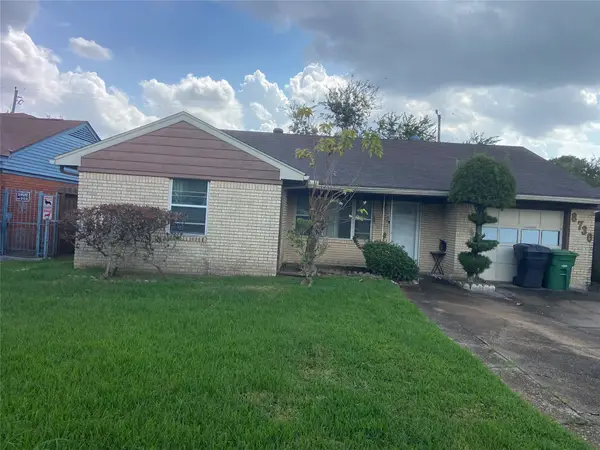 8730 Cowart Street, Houston, TX 77029