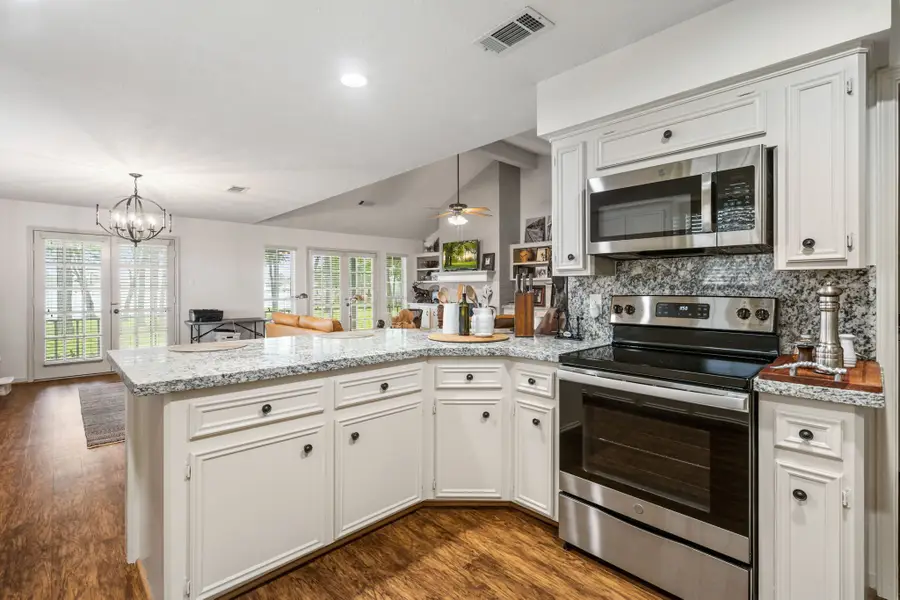 5 Strawberry Lane, Montgomery, TX 77356 - Image #3