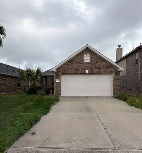 5211 Lagoon Court, Bacliff, TX 77518