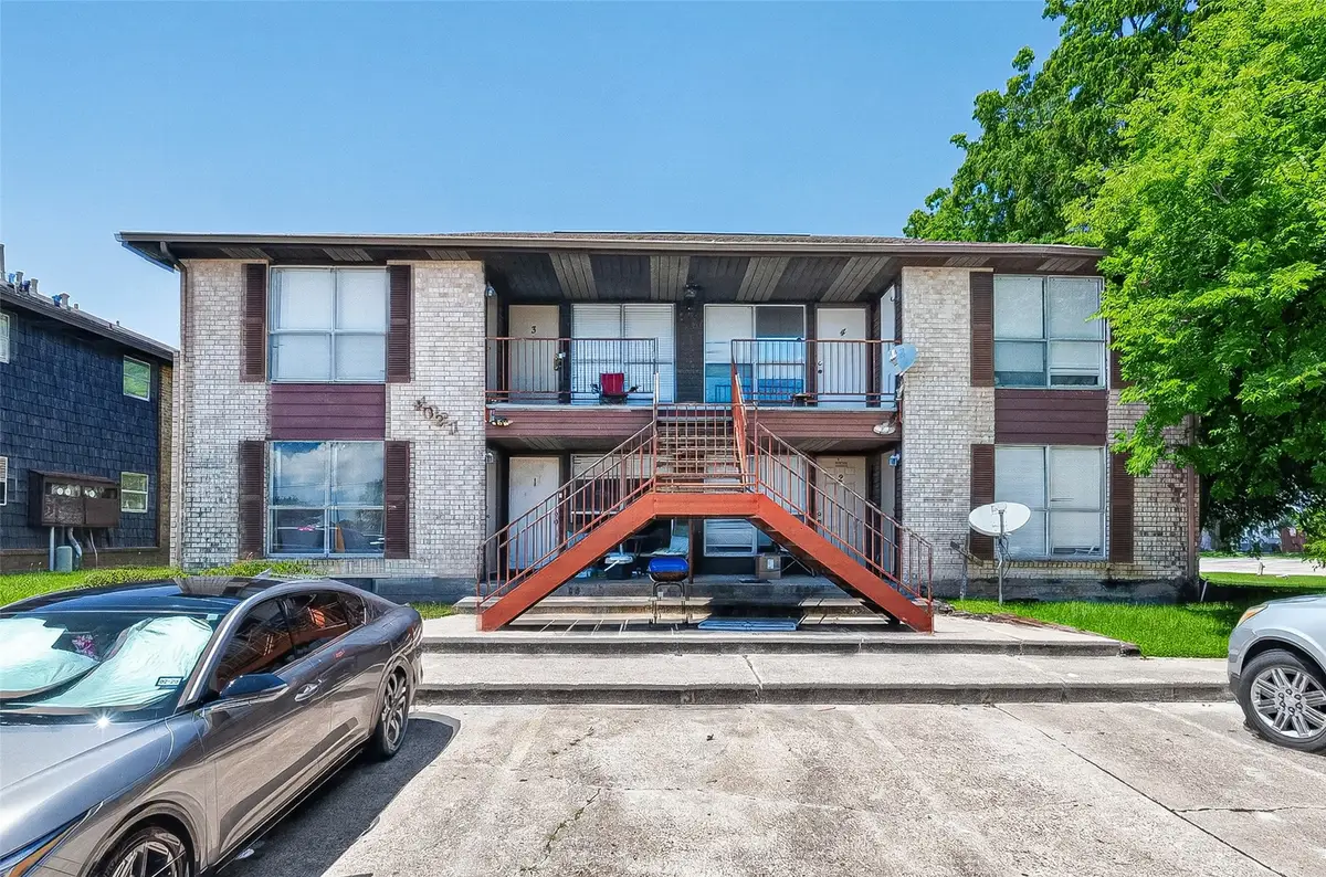 4021 Briar Hollow Drive, Dickinson, TX 77539 - #1