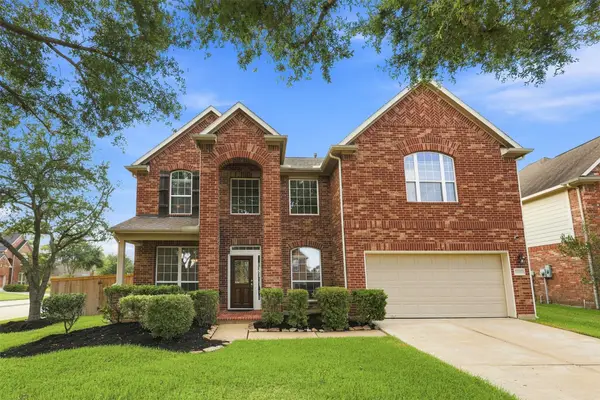 13107 Silhouette Bay Court, Pearland, TX 77584