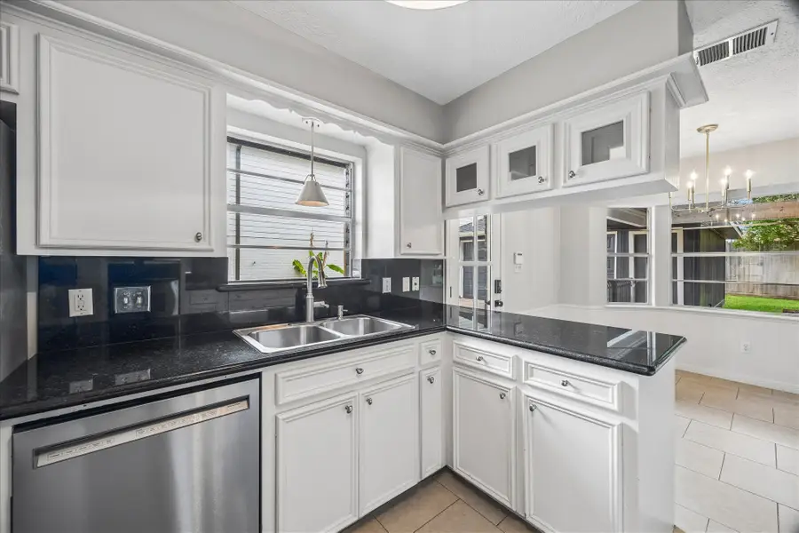 507 Blue Willow Drive, Houston, TX 77042 - #2