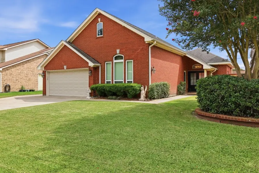 2401 Postoak Lane, Groves, TX 77619 - #2