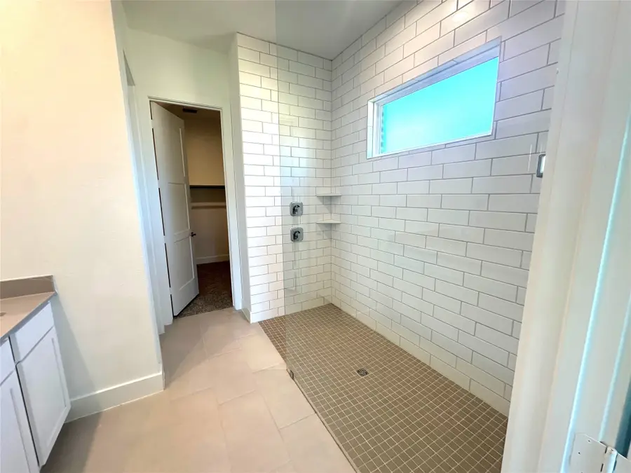 428 Summerset Landing Court, Conroe, TX 77304 - Image #3