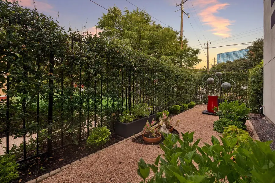 2608 Montrose Boulevard, Houston, TX 77006 - #2