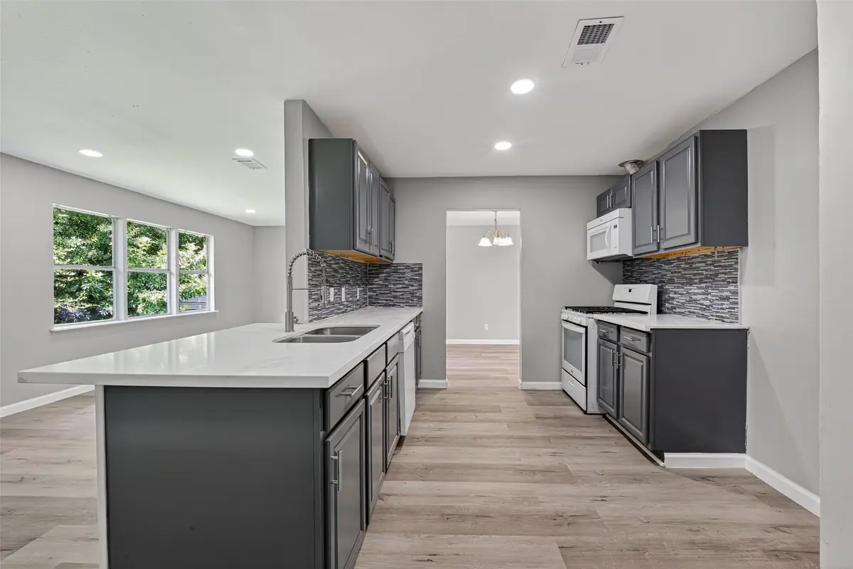 701 Oriole Lane, Pasadena, TX 77502 - #1