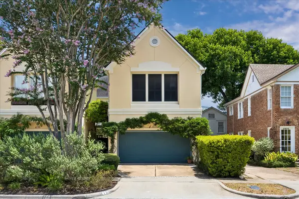 2703 Westgate Street, Houston, TX 77098