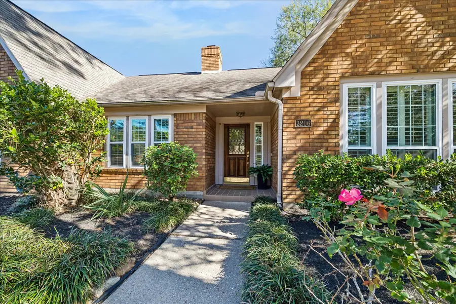 3206 Woodland View Drive, Kingwood, TX 77345 - Image #3