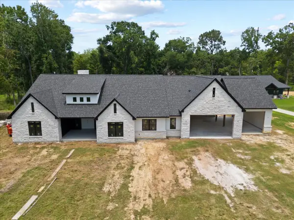 117 Daisy Ln, Baytown, TX 77523