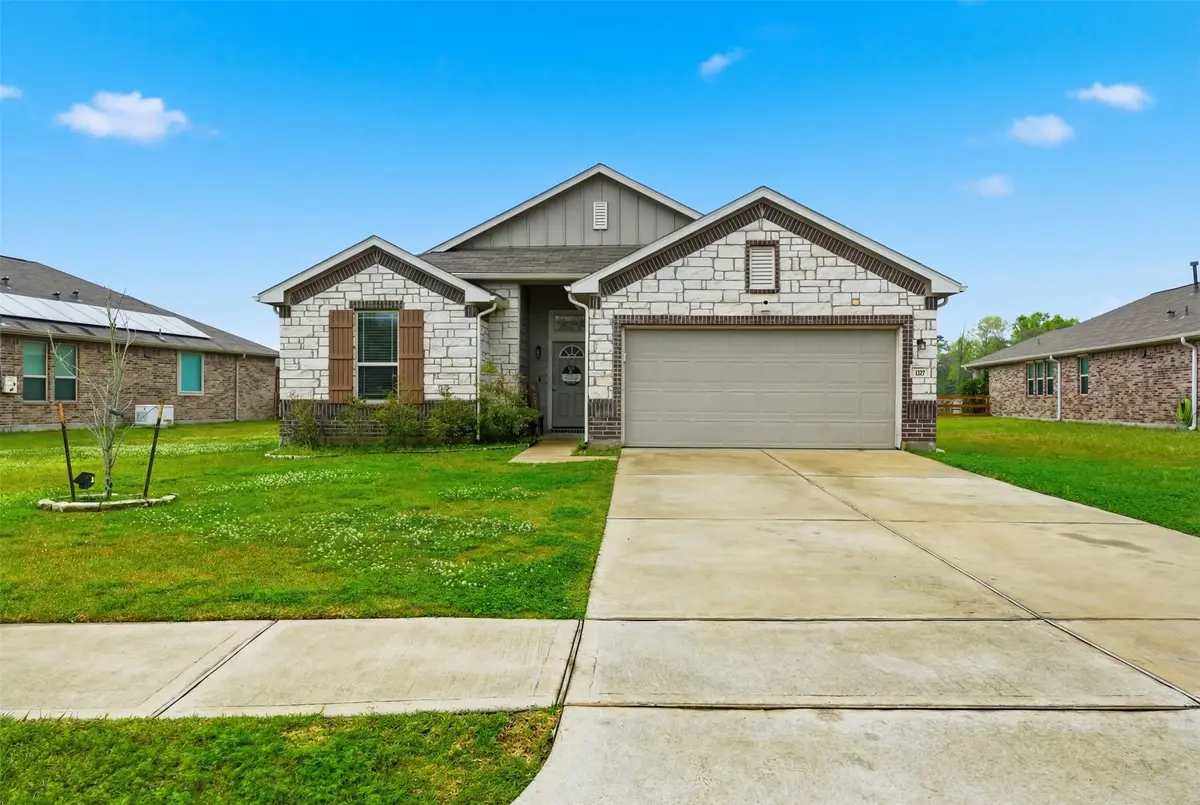 527 Kickapoo Drive, Anahuac, TX 77514 - #1